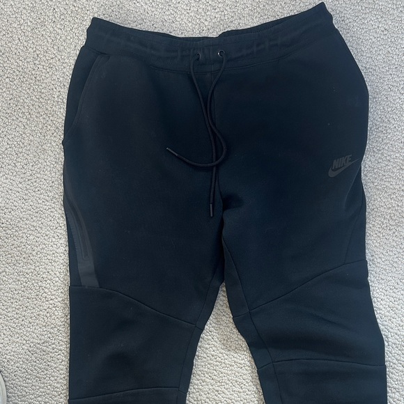 Nike Tech Black Athletic Joggers - Picture 3 of 8